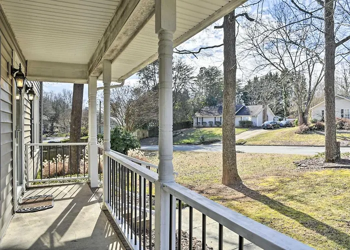 Family Friendly Greensboro Home Pets Welcome