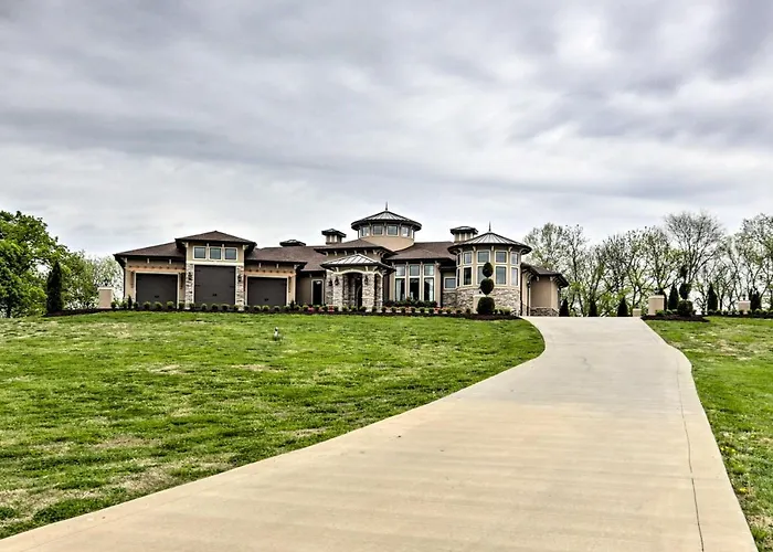 Huge Lebanon Estate With Resort-Style Amenities