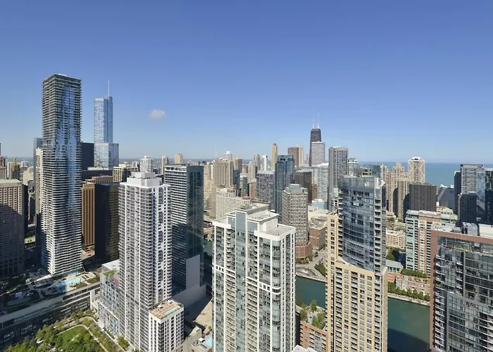 Luxury Downtown Chicago Suites 5 star
