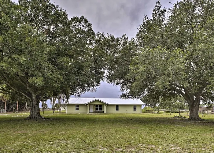 Lake Okeechobee Fishing Retreat With Fire Pit! Clewiston