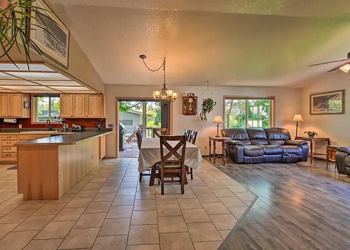 Mtn-View Missoula Unit About 16 Miles From Snowbowl! Apartment