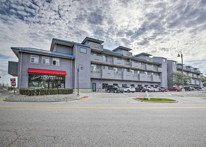 Grand Haven Condo W/ Patio < 1 Mi To Downtown