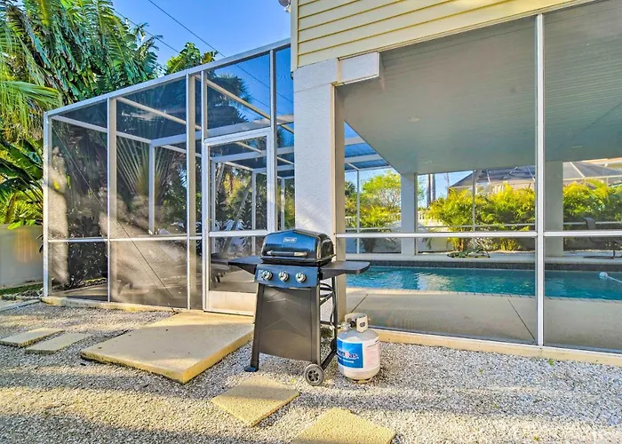 Anna Maria Island Home With Pool, Walk To Beach!