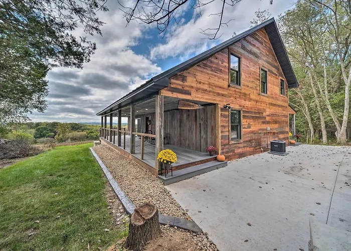Galena Cabin W/ Wraparound Porch & Game Room!