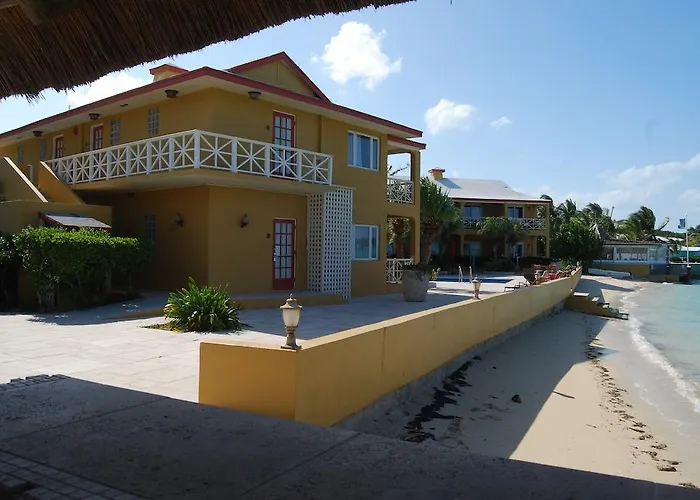 Augusta Bay Bahamas, Exuma Hotel George Town