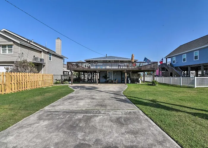 Walk To Sea Isle Beach: Canal-Front Gem W/ Pool Galveston