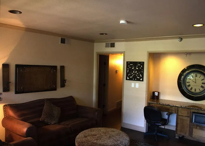 San Joaquin Hotel Fresno