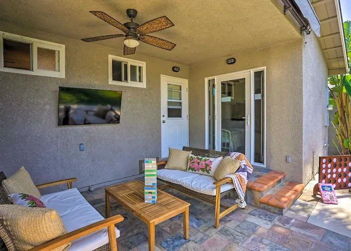 Chic Huntington Beach Escape ~ 1 Mi To Ocean!