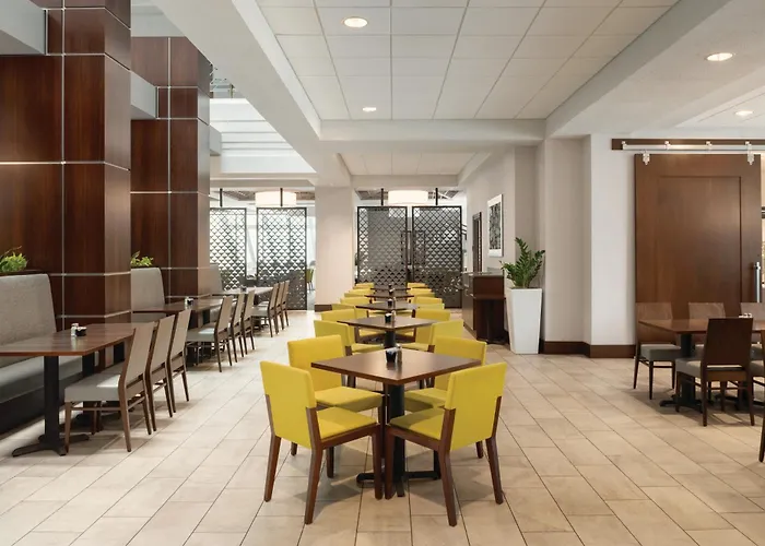 Embassy Suites By Hilton Indianapolis Downtown