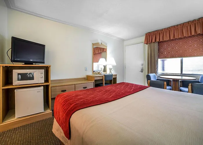 Rodeway Inn & Suites Pronghorn Lodge Lander