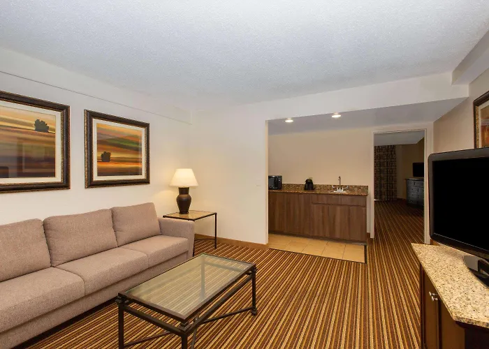 Aksarben Suites Trademark Collection By Wyndham Omaha