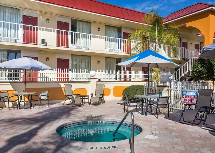 Days Inn & Suites By Wyndham Port Richey