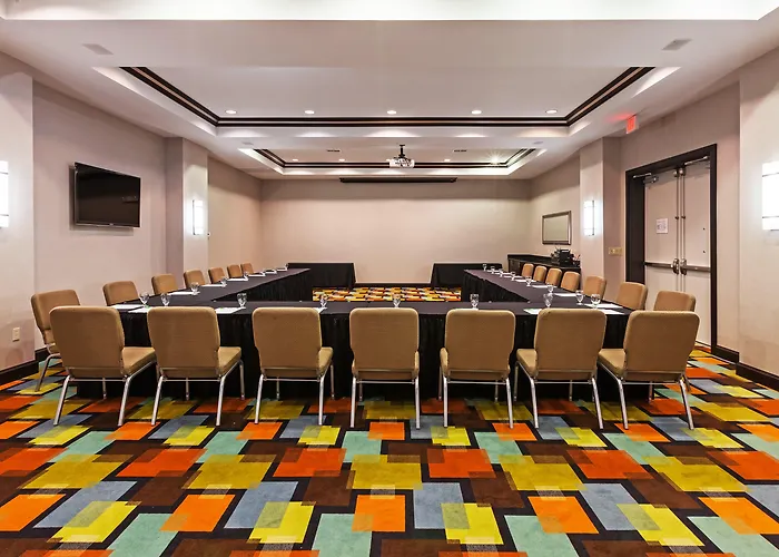 Courtyard By Marriott Houston Kemah Hotel