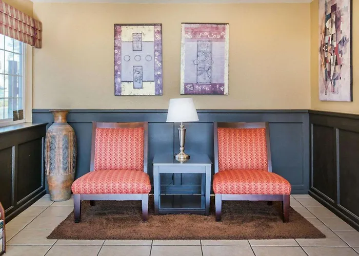 Econo Lodge Inn & Suites Lodi - Wine Country Area