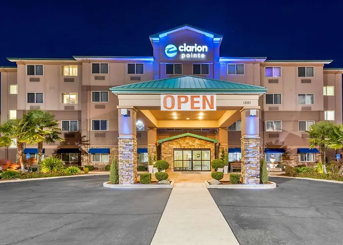 Clarion Pointe Medford Hotel