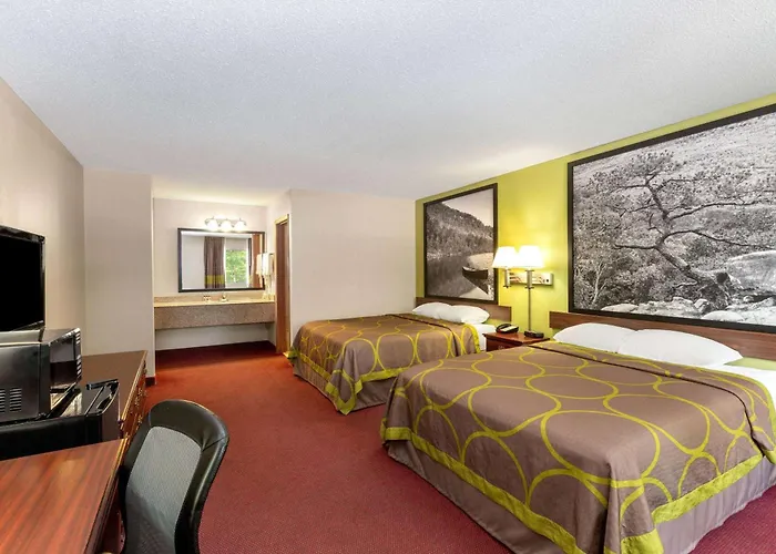Super 8 By Wyndham Eureka Springs Hotel