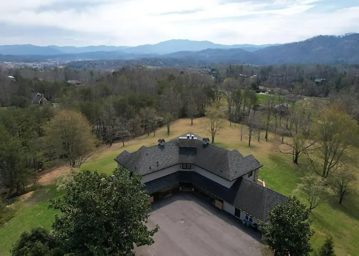 Crestview Estate 5 Acres-Heated Pool-5Min To Strip Villa Pigeon Forge
