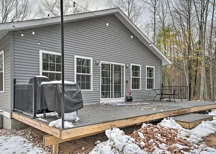 Bright Ludington Home Less Than 1 Mi To Hamlin Lake