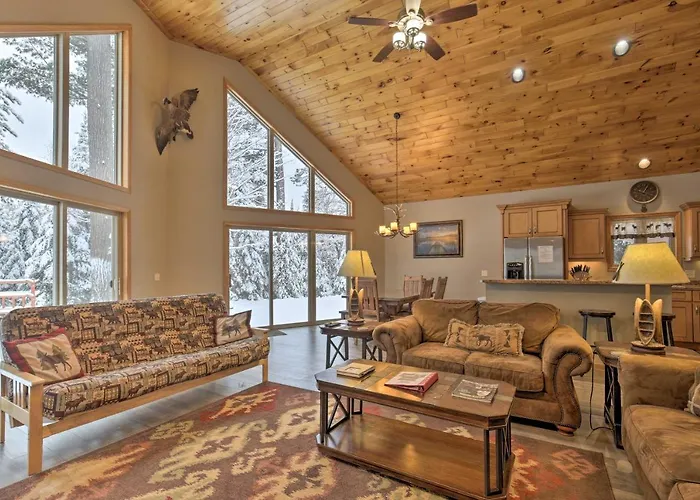 Cozy Eagle River Home With Paddleboard And 2 Kayaks!
