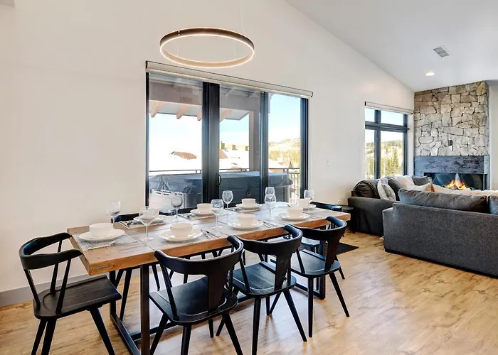 Luxury Condo 1402: Private Hot Tub & Panoramic Views Winter Park