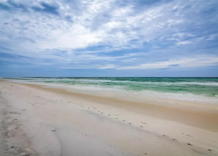 Destin Townhome W/ Balcony - Walk To The Beach!