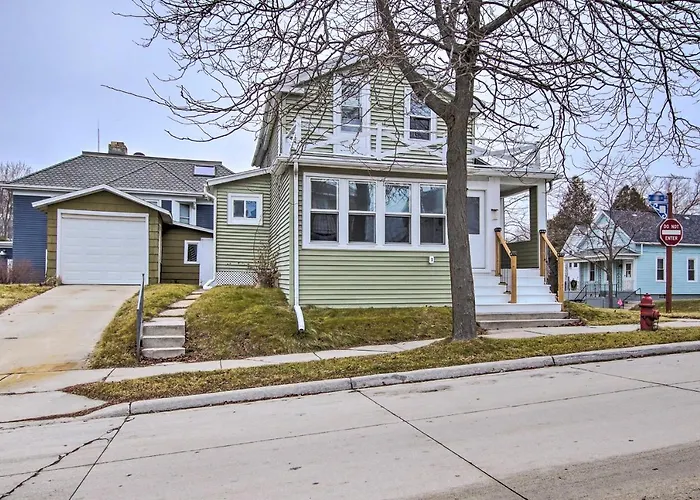 Coastal Comfort & Golfers' Paradise In Sheboygan!