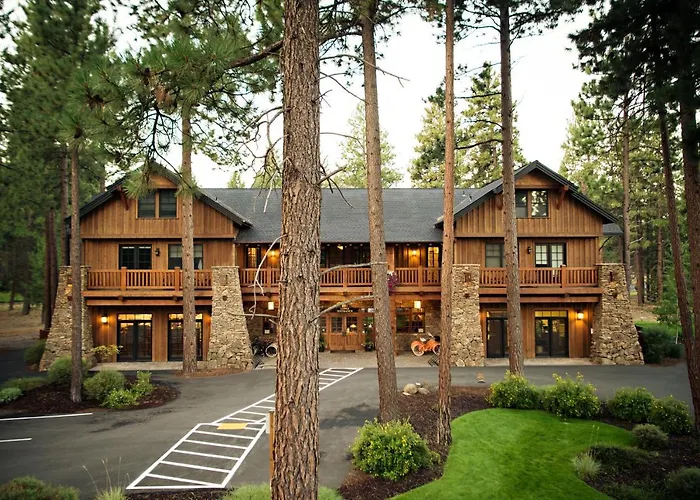 Fivepine Lodge Sisters