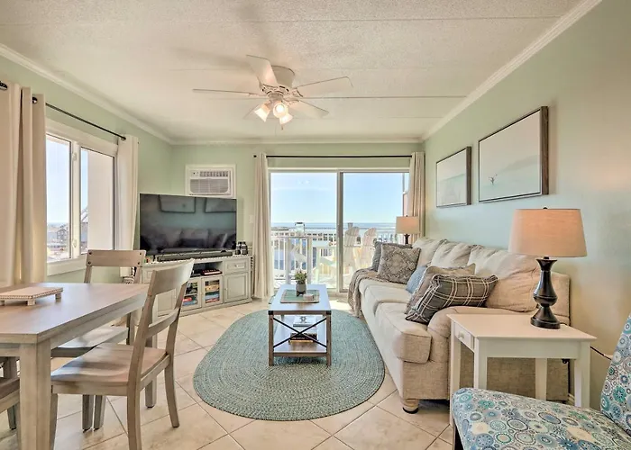 End-Unit Ocean City Condo With Panoramic Views!