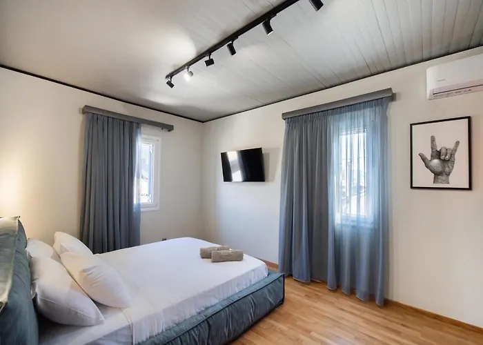 Luxury Hotels in Lefkada City