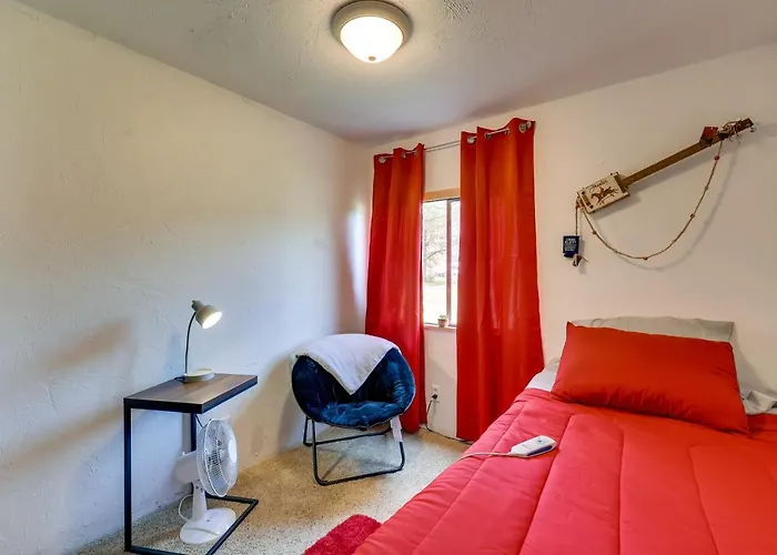 Cozy Grove Vacation Rental Near Neosho River