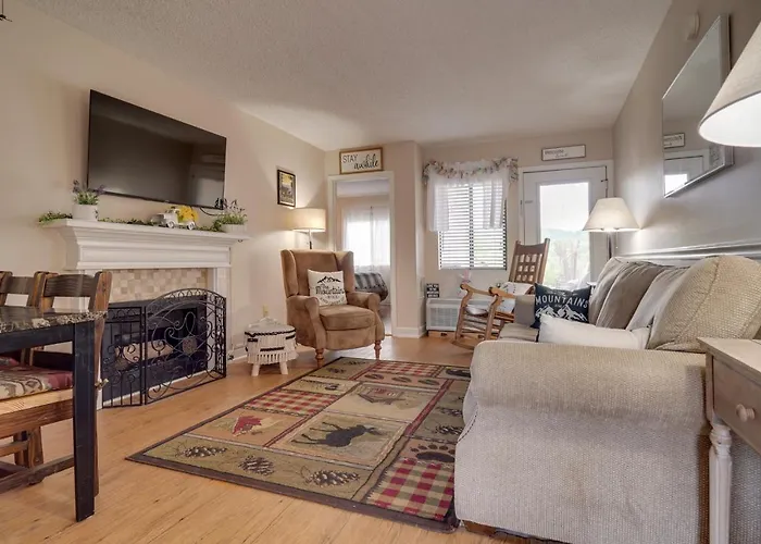 Gatlinburg Condo With Mountain Views And Pool Access