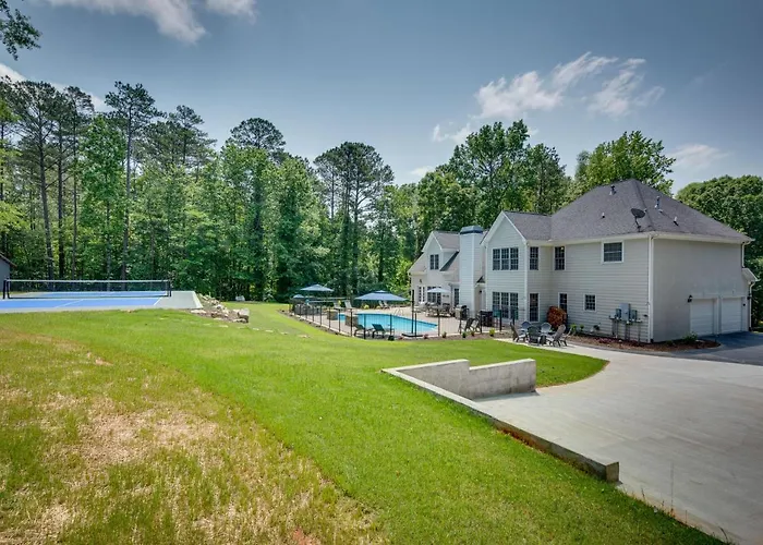 Newnan Vacation Rental W/ Pool & Pickleball Court!