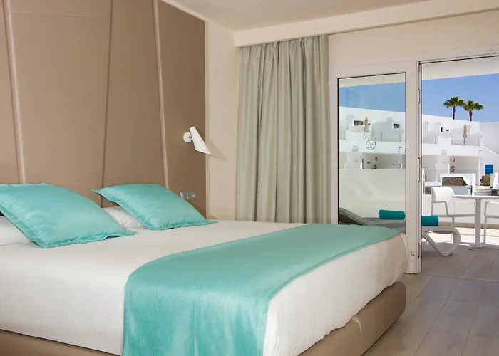 Luxury Hotels in Puerto del Carmen (Lanzarote)