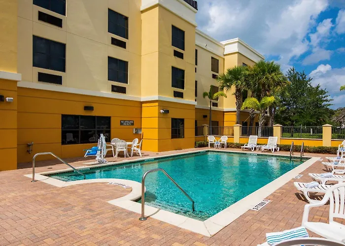 Comfort Suites Vero Beach I-95