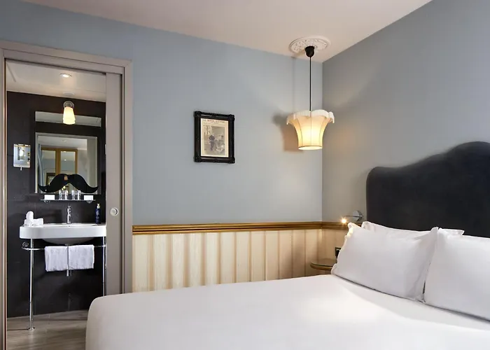 Les Plumes Hotel Paris