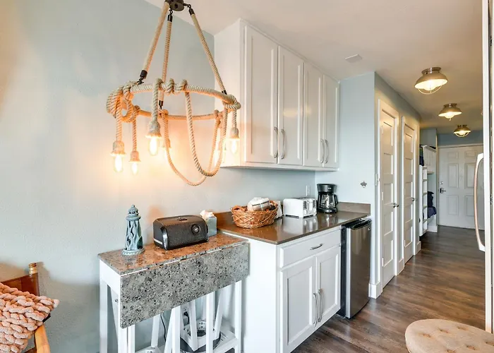 Family Beach Retreat W/ Pool & Views In Galveston