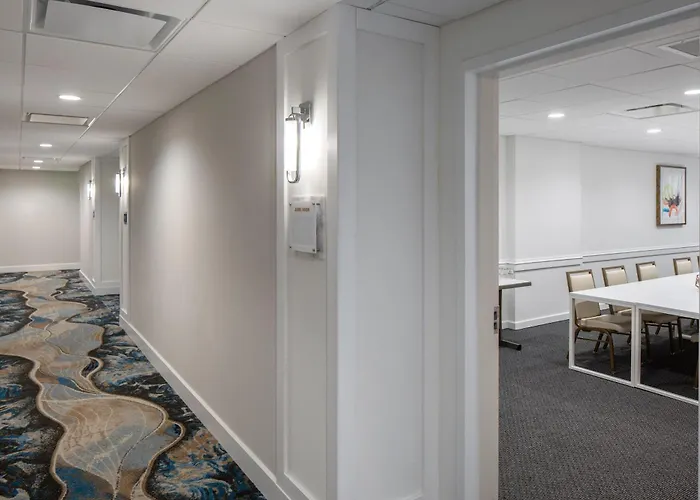 The Karol Hotel, St. Petersburg Clearwater, A Tribute Portfolio Hotel Pinellas Park