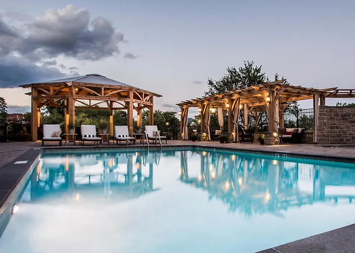 Hotel Roanoke & Conference Center, Curio Collection By Hilton