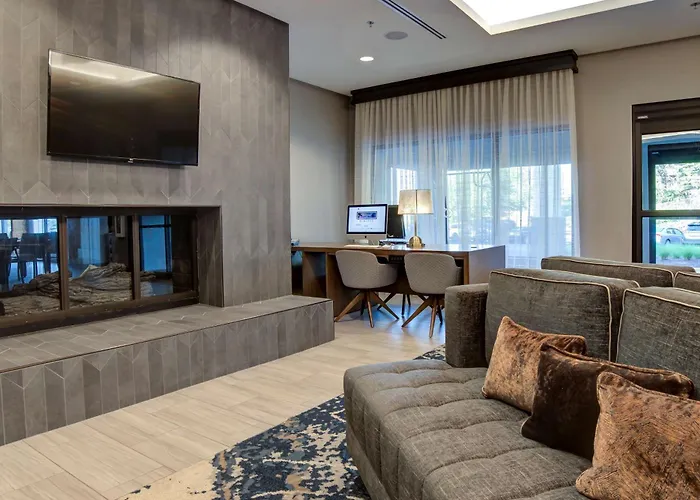 Doubletree By Hilton Harrisonburg Hotel