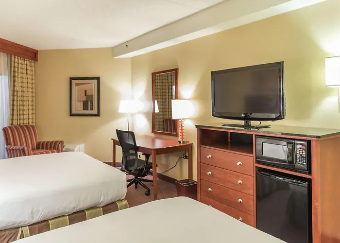 Doubletree By Hilton Holland Hotel