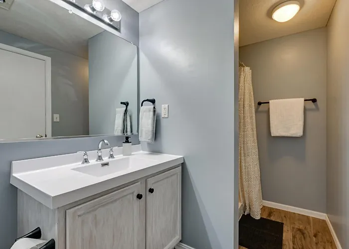 Dog-Friendly Baraboo Vacation Rental W/ Yard!