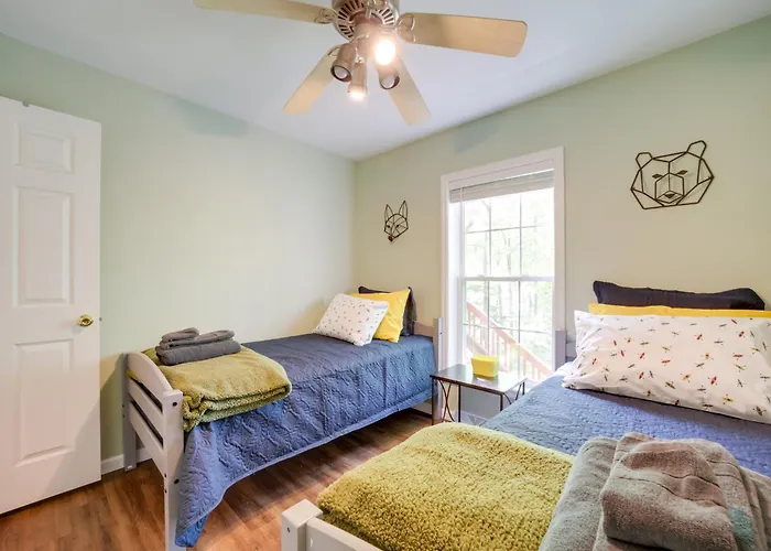 Pet-Friendly Arden Retreat With Private Hot Tub Villa