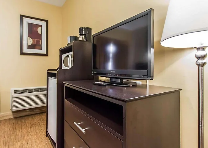Moncton Boutique Hotels