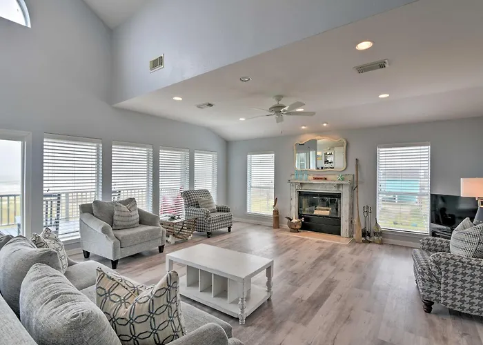 Beachside Living: Family Retreat In Galveston