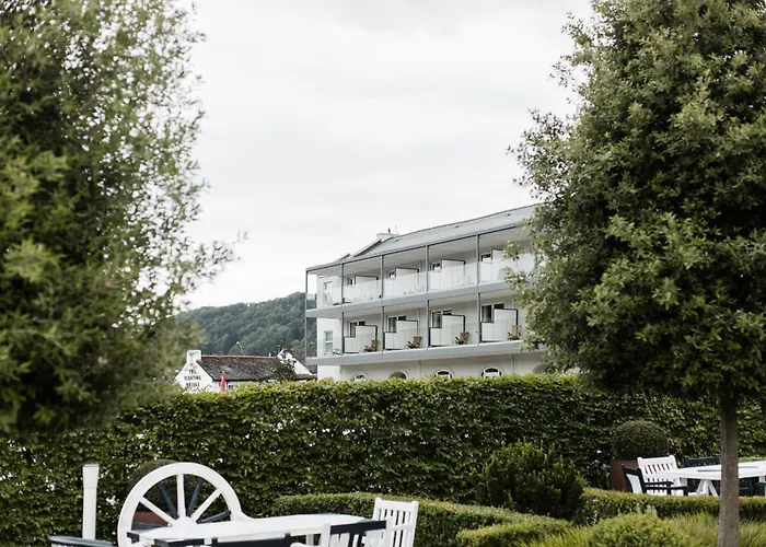 Luxury Hotels in Dartmouth