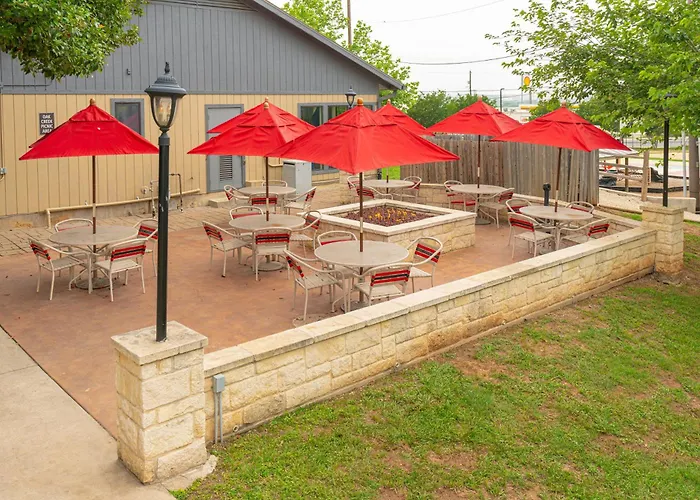 Sun Retreats Texas Hill Country Hotel New Braunfels