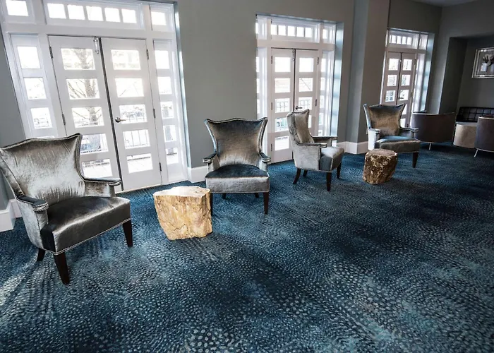 Redmont Hotel Birmingham - Curio Collection By Hilton