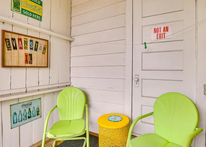 Family Apartment W/ Deck + Yard Near Northwestern Evanston