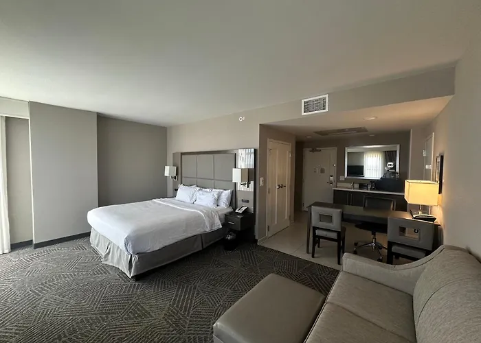 Embassy Suites By Hilton Kansas City Olathe