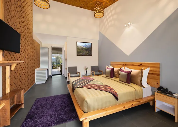 Ramnagar (Uttarakhand) 5 Star Hotels